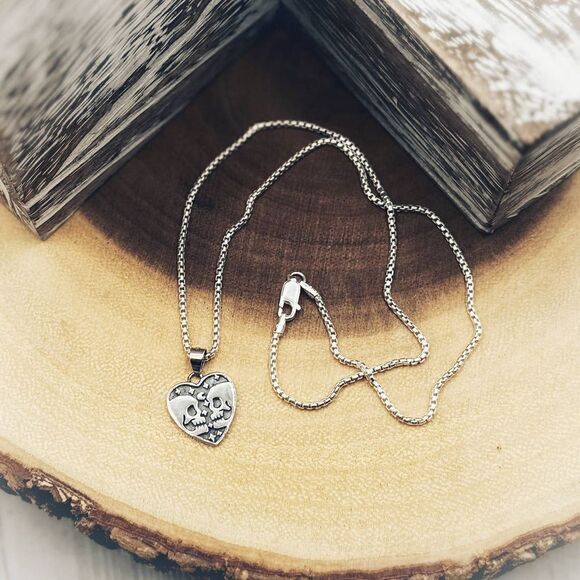 Skull Lovers Sterling Silver Heart Necklace - Picture 1 of 6